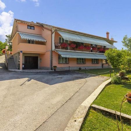 Apartman Nora Mucici Exteriér fotografie