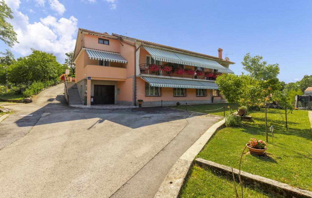 Apartman Nora Mucici Exteriér fotografie